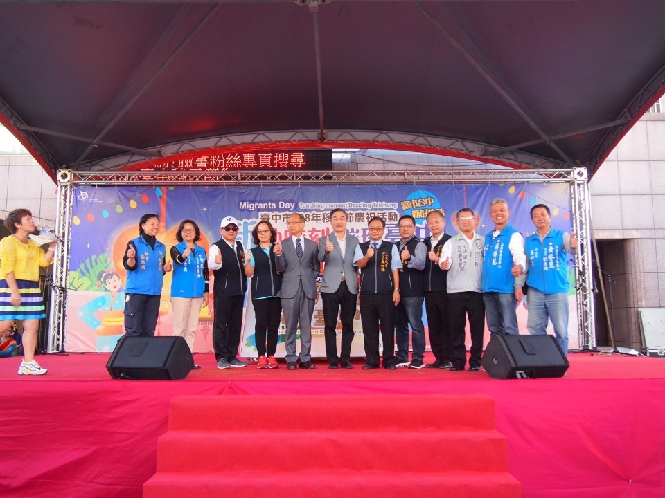 中市移民節慶祝活動　手作越南星星燈台灣燈會展出。(特派員林惠貞翻攝)